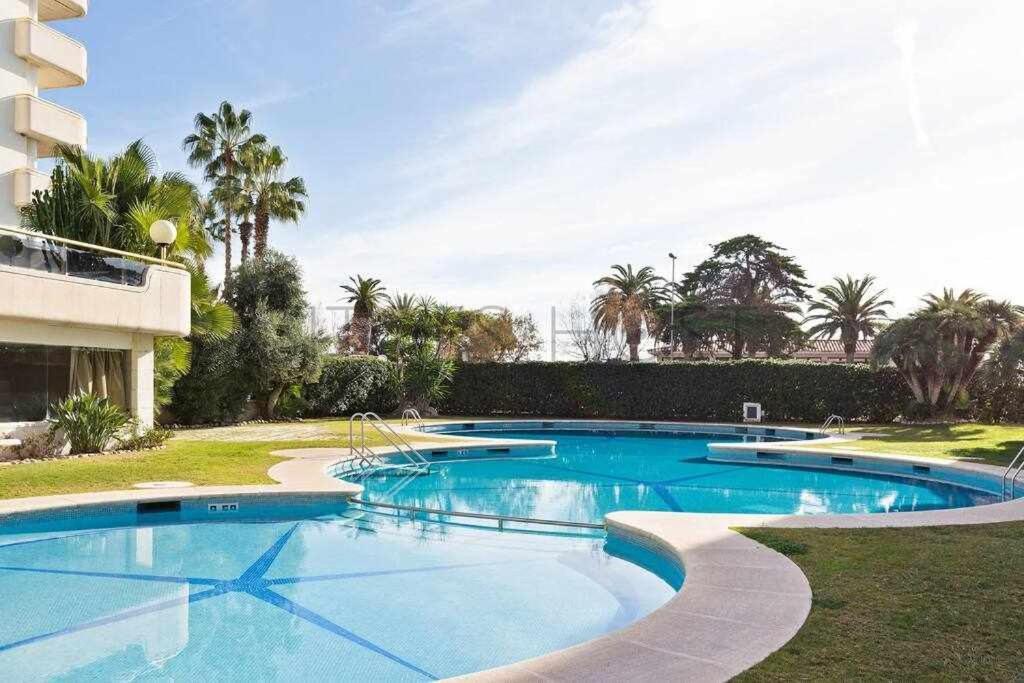 Apartamento Sitges Arena Dos Piscinas Frente Al Mar Exterior foto