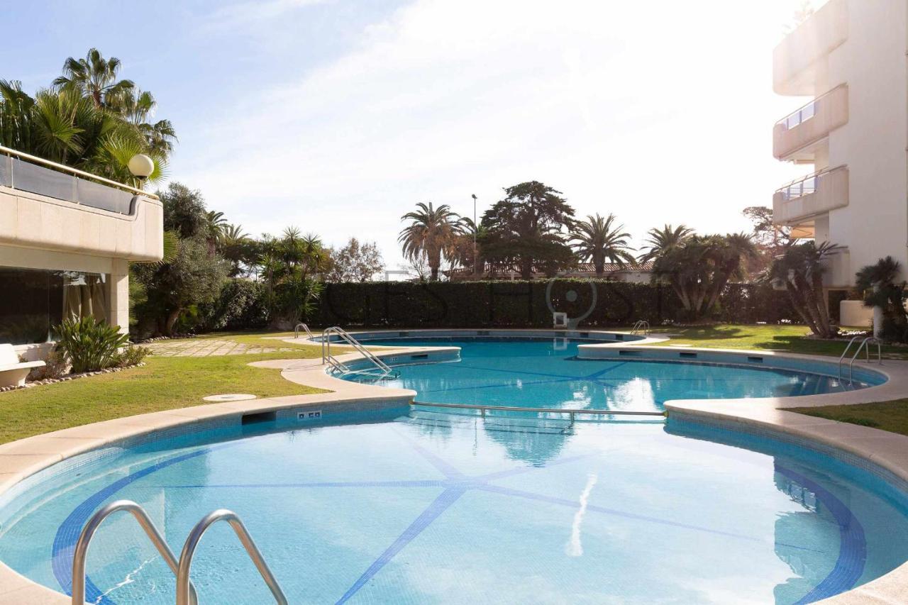 Apartamento Sitges Arena Dos Piscinas Frente Al Mar Exterior foto